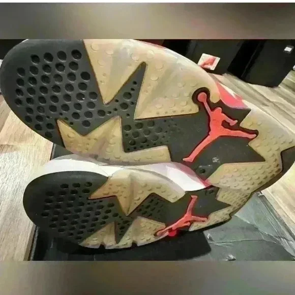 Air Jordan 6 Retro size 8 white infrared black with box preowned 100% authentic - Picture 6 of 6